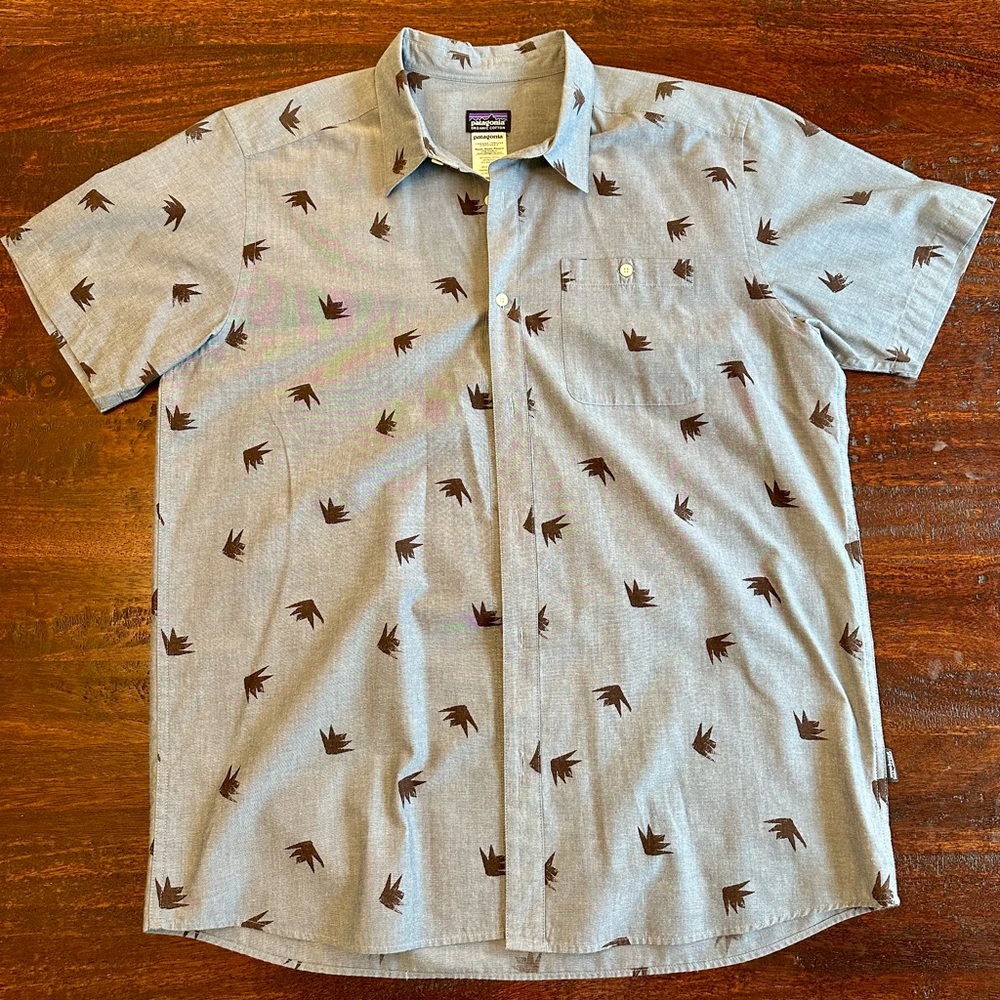 Patagonia Men's Casual Shirt with Dark Pattern XL